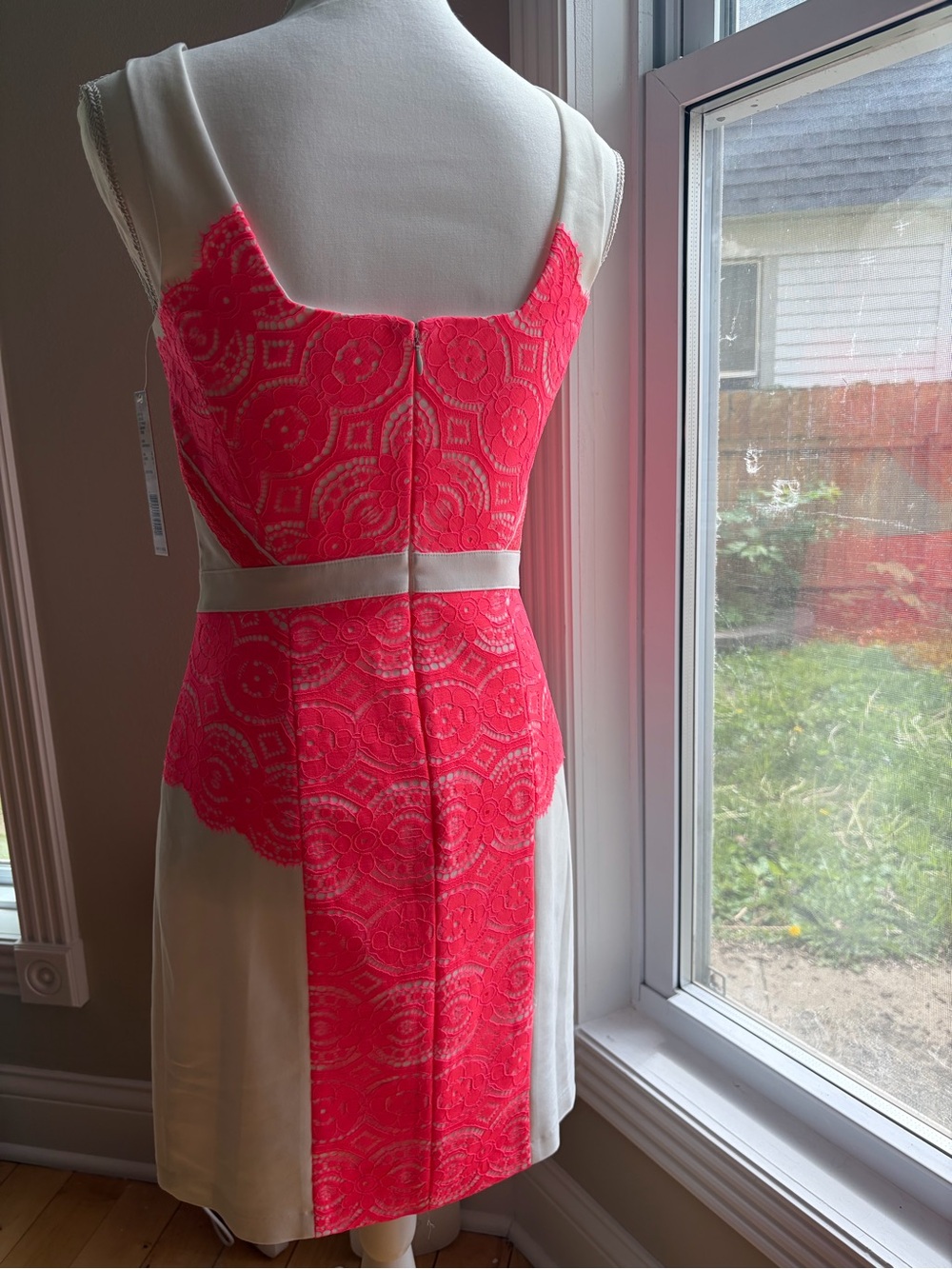 NWT Gianni Bini Ivory Watermelon Lace Summer Dress Size 4 Cocktail Wedding Guest - Picture 2 of 12